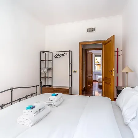 Iflat The House - Spacious & Apartamento