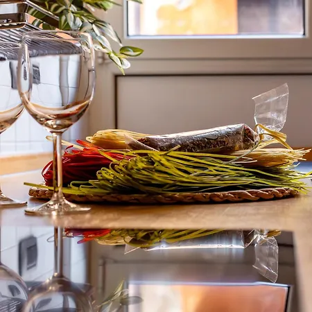 Iflat The House - Spacious & דירה