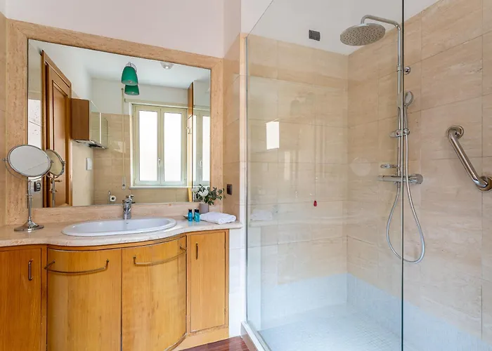 Iflat The House - Spacious & דירה