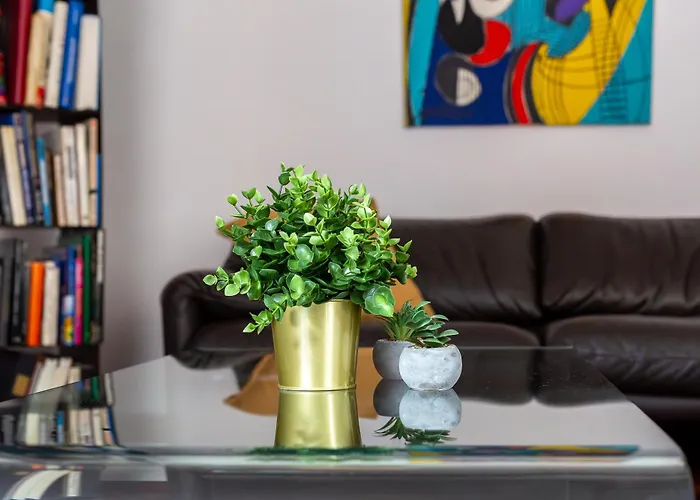 Iflat The House - Spacious & דירה