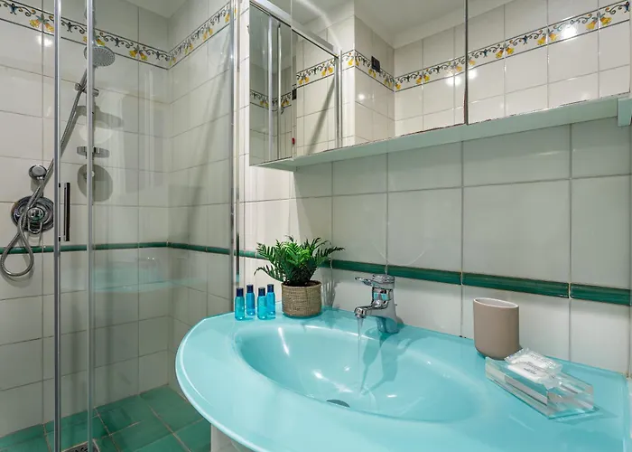 Iflat The House - Spacious & דירה